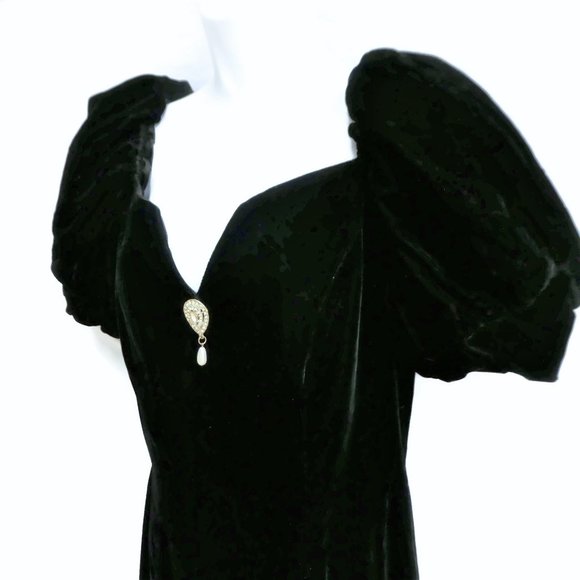 Vintage 70s Velvet Gown Sweetheart Neck Black Puff Sleeve Brooch Union 9 10 USA - Picture 2 of 8